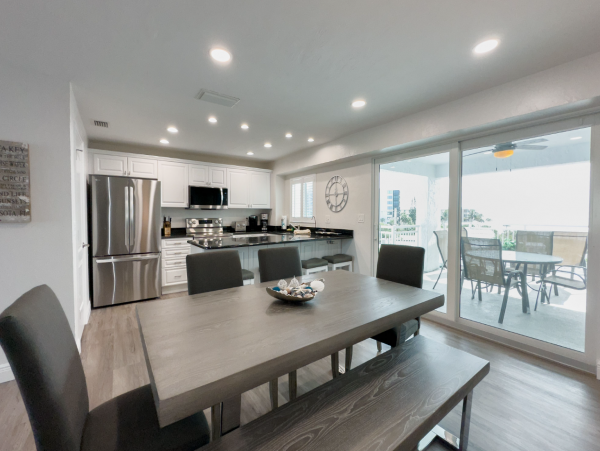 Siesta Key Vacation Condo Sleeps Six Guests.